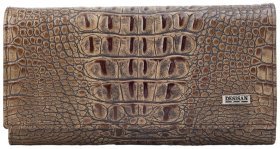 Вместительный женский кошелек из натуральной кожи с фактурой под крокодила Desisan 106722 бежевого цвета