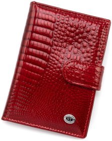 Обложка из лаковой кожи для паспорта и отделений для карточек ST Leather 97722 Красный цвет