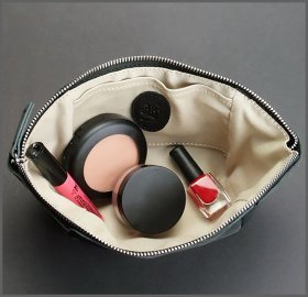 Женская кожаная косметичка черная Crazy Horse