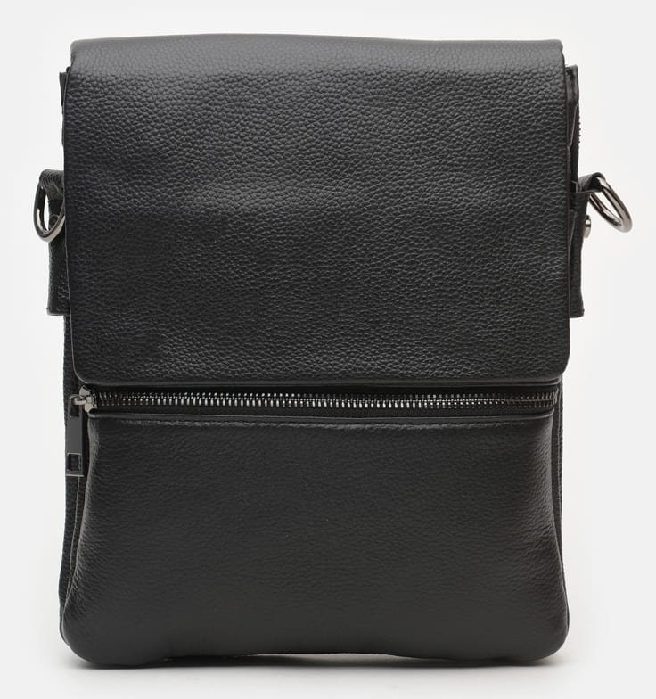 Мужская кожаная черная сумка на плечо с фиксацией на клапан Borsa Leather (21315)