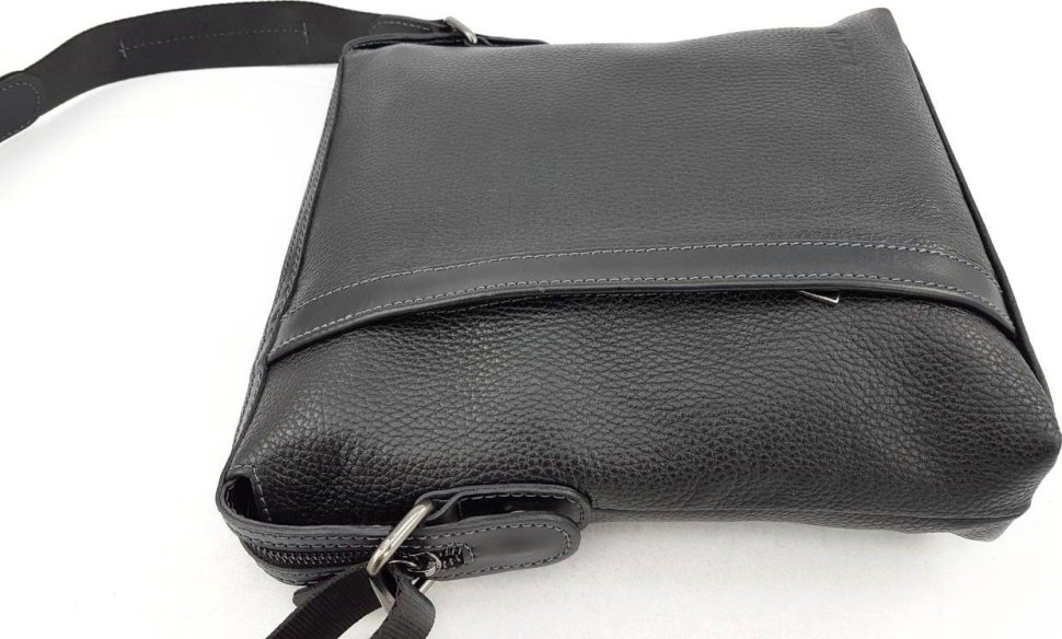 Шкіряна сумка планшет через плече середнього розміру VATTO (11765)