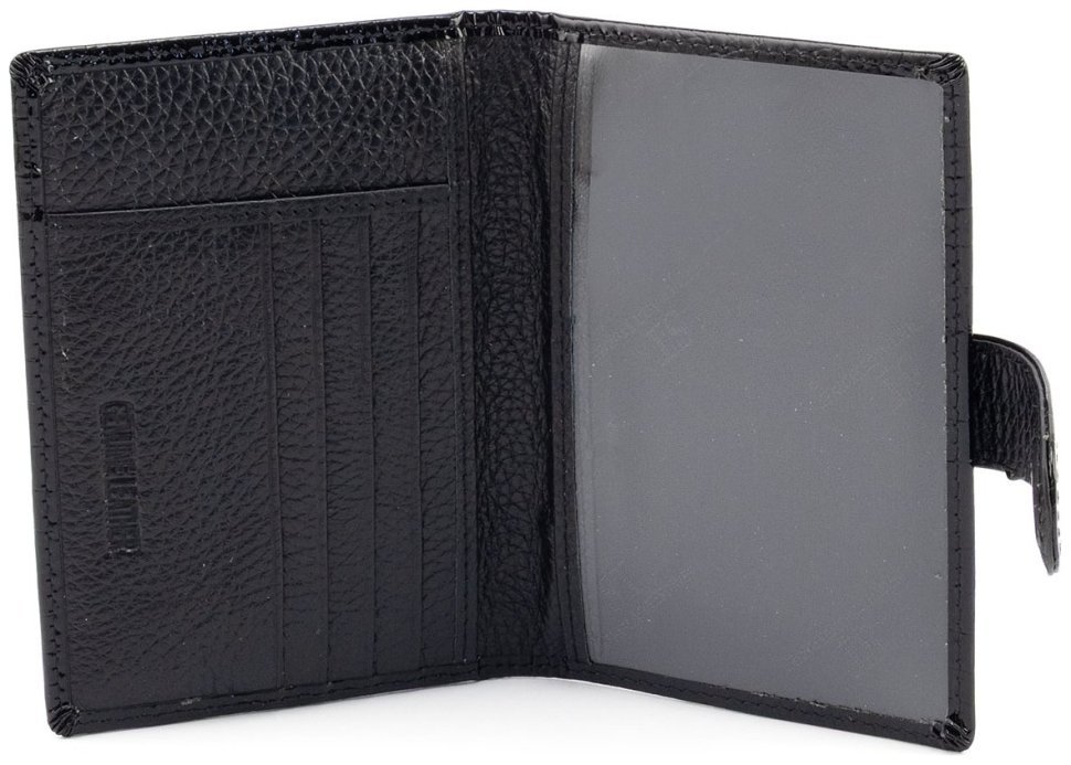 Обложка из лаковой кожи для паспорта и отделений для карточек ST Leather 97723 Черный modnotak фото №2