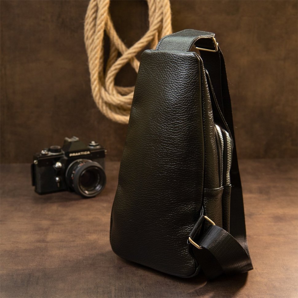 Черная мужская сумка-рюкзак на грудь из кожзаменителя с фактурой под крокодила Vintage (20507)