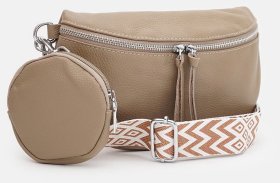 Жіноча сумка бананка з фактурної шкіри з монетницею Borsa Leather 104524 Бежева