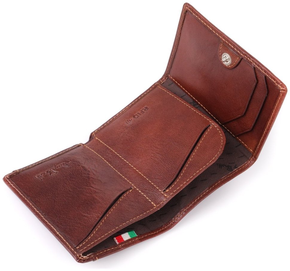 Кошелек для мужчин из гладкой кожи на кнопке без монетницы Tony Perotti коричневый 108524 фото №6 Кошелек для мужчин из гладкой кожи на кнопке без монетницы Tony Perotti коричневый 108524 modnotak фото №6