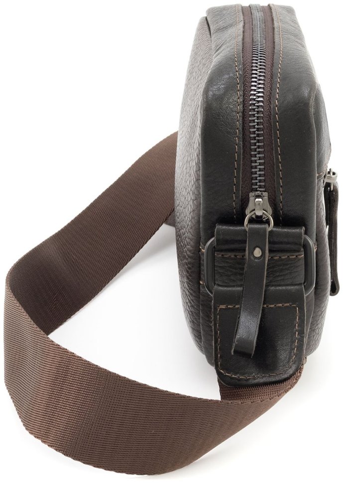 Кожаная мужская сумка кросс-боди горизонтальная Grande Pelle 102725 коричневая modnotak фото №2