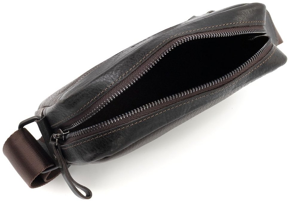 Кожаная мужская сумка кросс-боди горизонтальная Grande Pelle 102725 коричневая modnotak фото №6