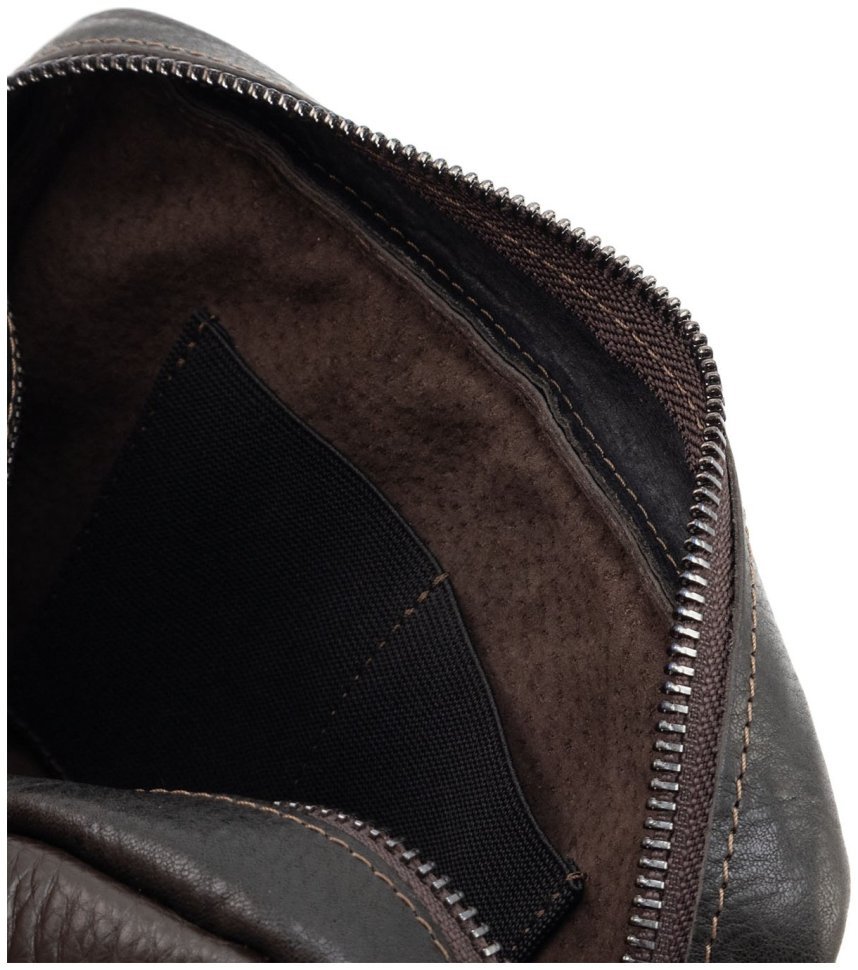 Кожаная мужская сумка кросс-боди горизонтальная Grande Pelle 102725 коричневая modnotak фото №8