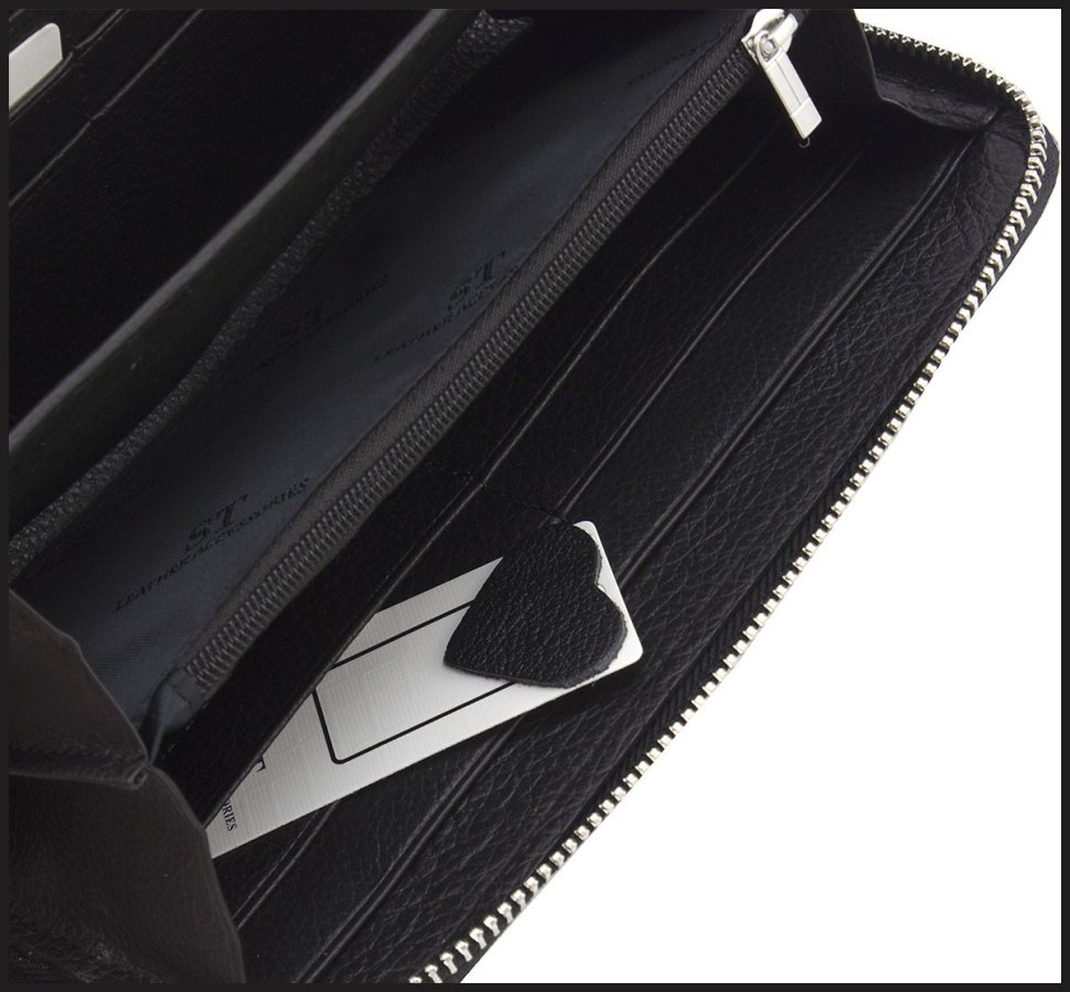 Шкіряний жіночий гаманець чорного кольору на одну блискавку ST Leather 73825