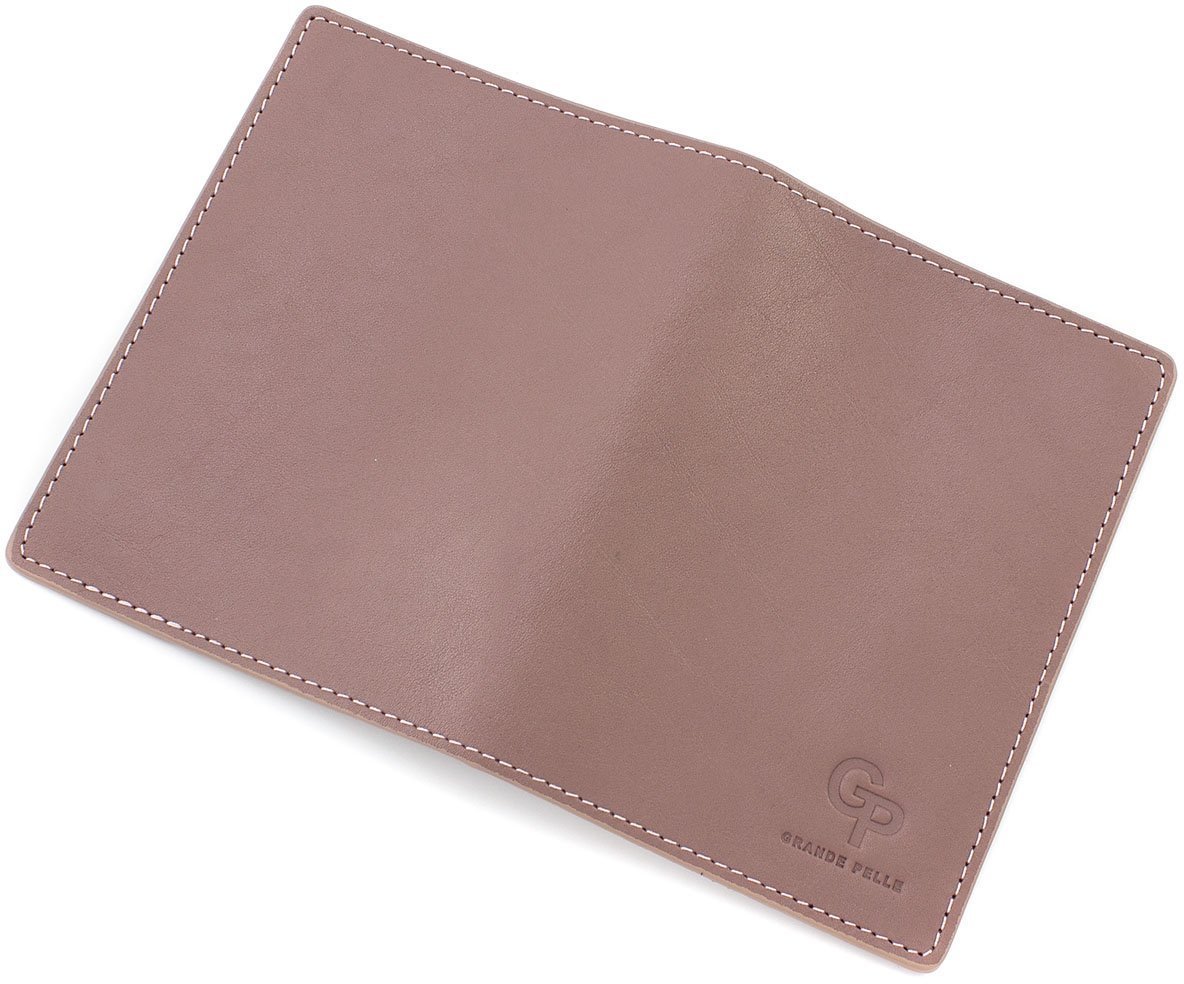 Темно-пудровая кожаная обложка на паспорт ручной работы Grande Pelle (21008)