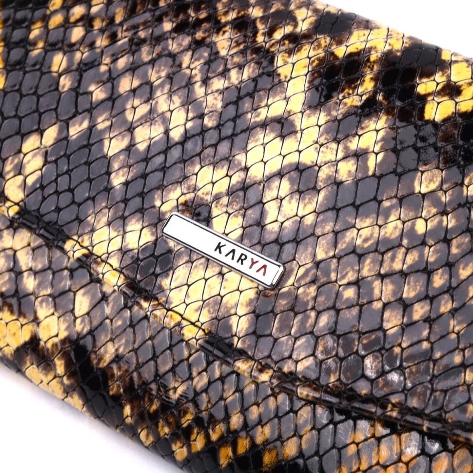 Желто-черный женский кошелек из натуральной лаковой кожи под рептилию KARYA (2421111)