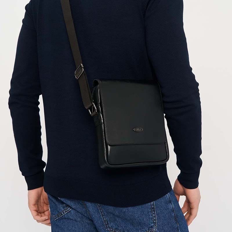 Мужская плечевая сумка из гладкой кожи с клапаном Ricco Grande (56025)