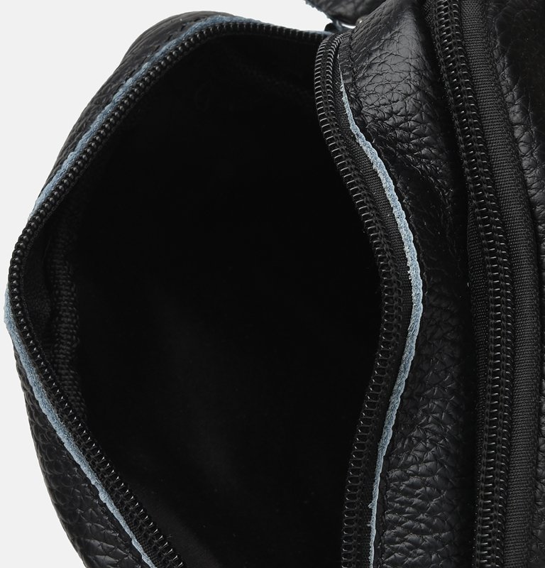 Маленькая мужская сумка из черной кожи с наплечным ремешком Keizer (15645)