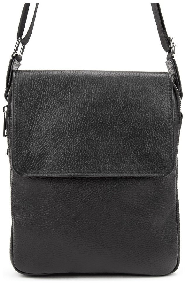 Плечова чоловіча сумка із фактурної шкіри чорного кольору з клапаном Tiding Bag 77526