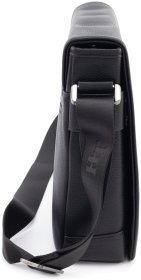 Горизонтальна шкіряна сумка месенджер формату А4 H.T Leather 107926 чорна