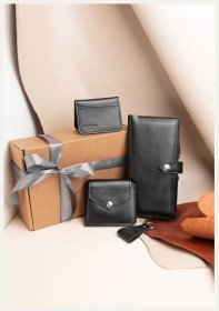 Набір шкіряних аксесуарів для подорожей у чорному кольорі BlankNote 78526