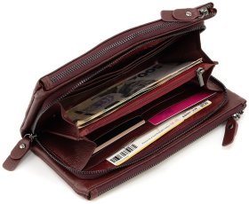 Бордовий жіночий шкіряний гаманець-клатч з ремінцем на руку ST Leather 90827