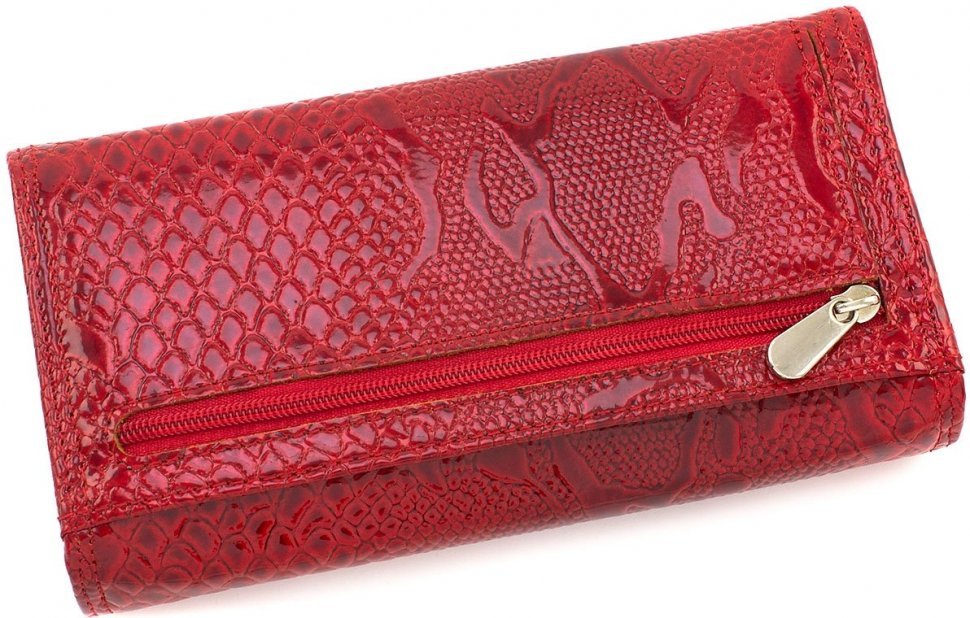 Яскравий гаманець червоного кольору з натуральної шкіри під змію KARYA (1061-019)