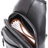 Стильная кожаная мужская сумка-слинг через плечо в классическом черном цвете Vintage (2420672) - 4