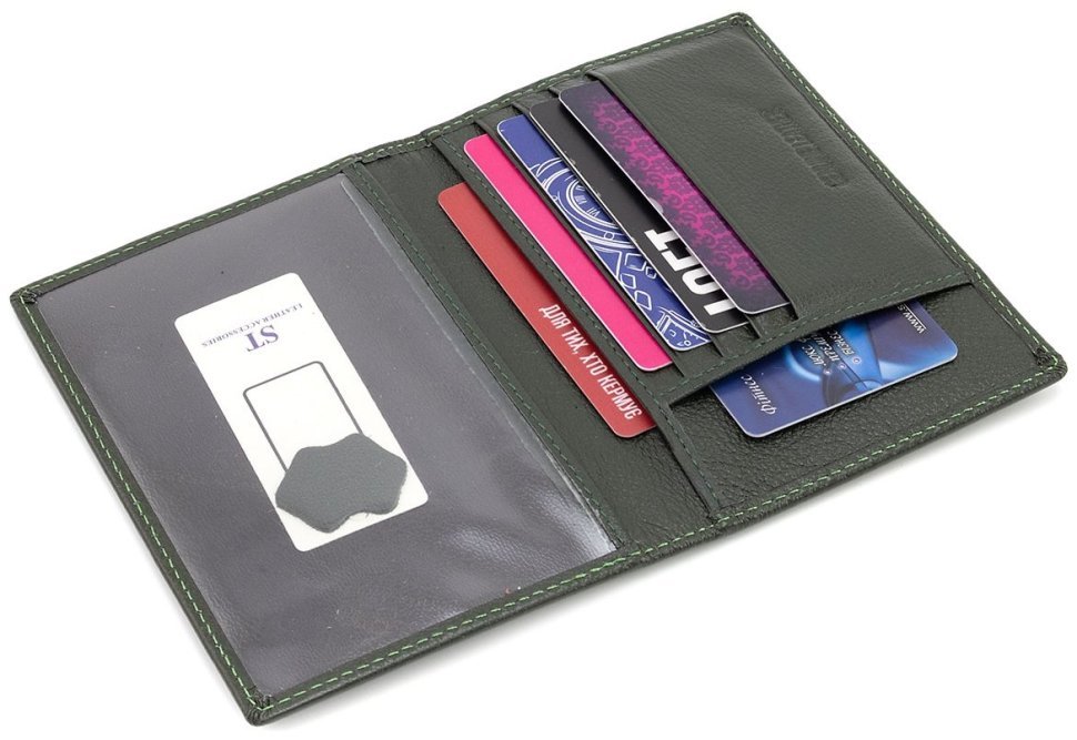Кожаная в зеленом цвете обложка для паспорта и отделениями для карточек ST Leather 97727 modnotak фото №5