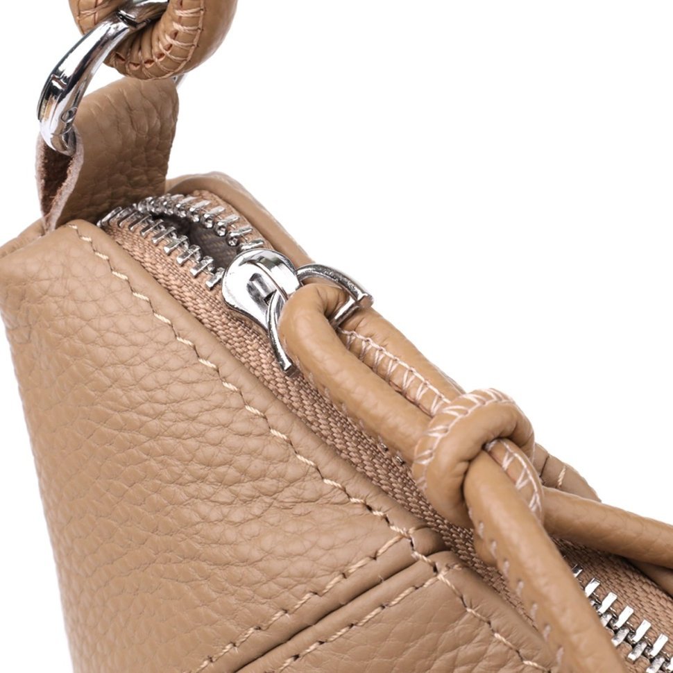 Стильная полукруглая женская сумка из фактурной кожи бежевого цвета Vintage 98227 modnotak фото №5