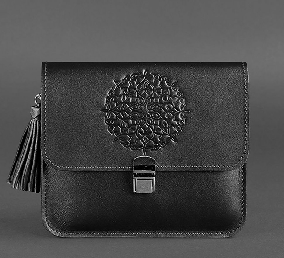 Шкіряне жіноче бохо-сумка чорного кольору BlankNote Лілу (12624)