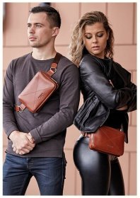 Светло-коричневая поясная сумка из гладкой кожи BlankNote Dropbag Mini (12666)