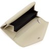 Кожаный кошелек молочного цвета с фиксацией на кнопку KARYA (1115-247) - 6