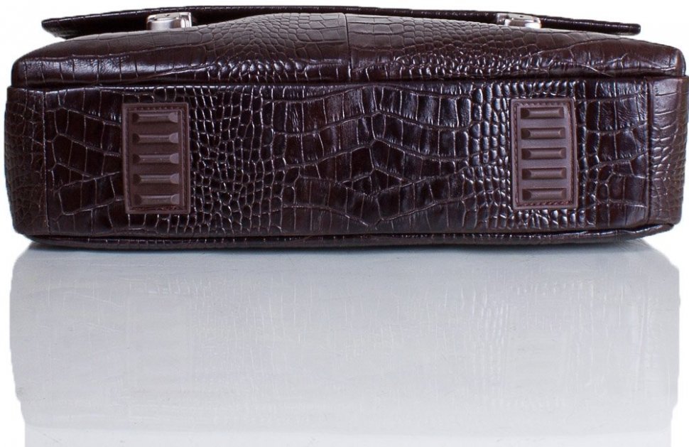 Мужской портфель под документы из коричневой кожи с фактурой под крокодила DESISAN (19119)