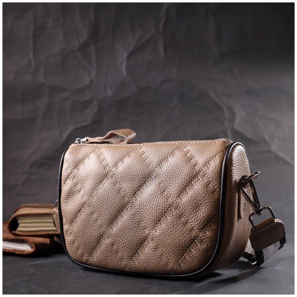 Женская сумка-кроссбоди из натуральной кожи бежевого цвета с текстильным ремешком Vintage 2422392