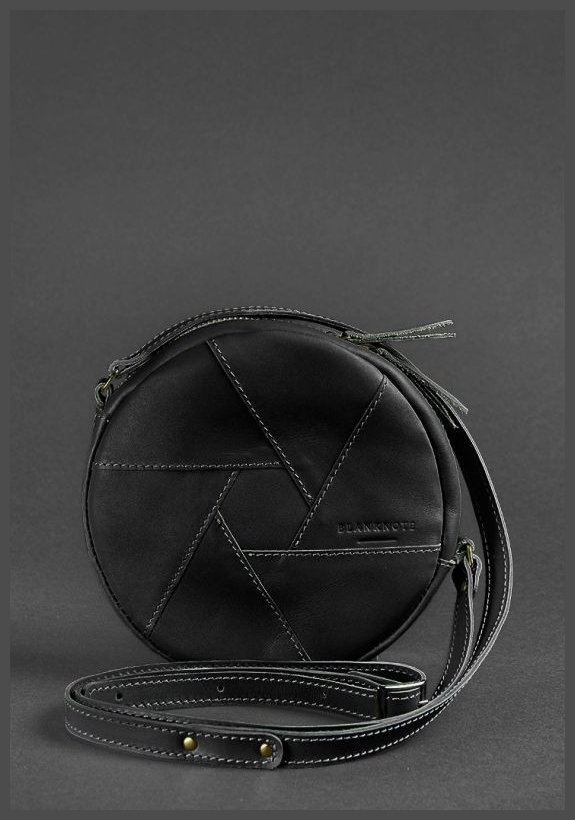 Наплічна сумка круглої форми з гладкої шкіри чорного кольору BlankNote Бон-Бон (12746)
