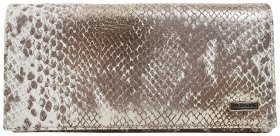 Женский кожаный кошелек на кнопке с фактурой под змею Desisan 106629 золотистая