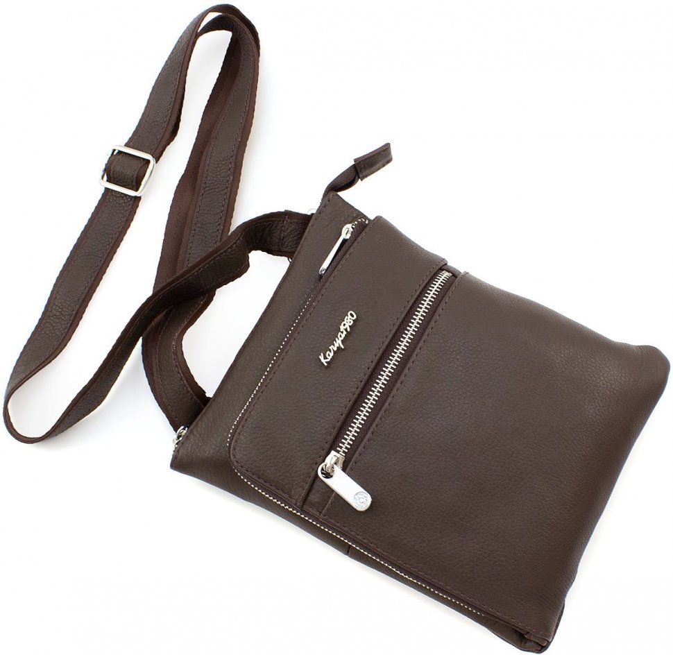 Шкіряна сумка-планшет коричневого кольору з одним містким відділенням KARYA (12404)