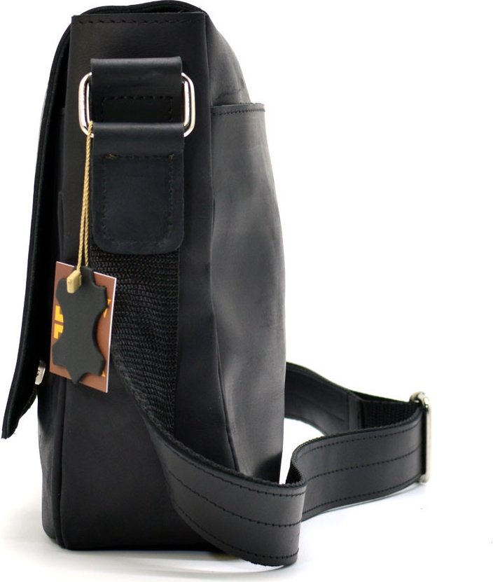 Чоловіча матова шкіряна сумка-месенджер чорного кольору через плече TARWA (21716)