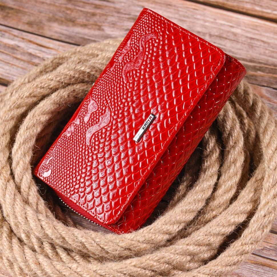 Женский кошелек из натуральной кожи красного цвета с лаковым покрытием KARYA (2421428)