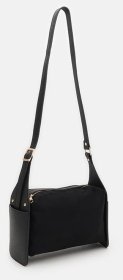 Практичная женская сумка из качественного кожзама через плечо Monsen 94630 черного цвета