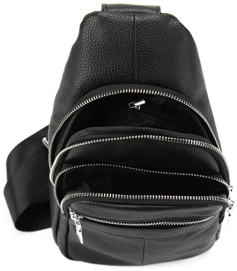 Мужская сумка-слинг вертикального типа из фактурной кожи черного цвета Tiding Bag 77530