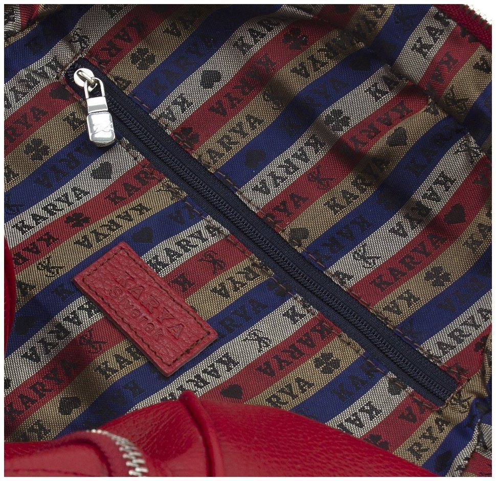 Вместительный кожаный женский рюкзак красного цвета на молнии KARYA 69730