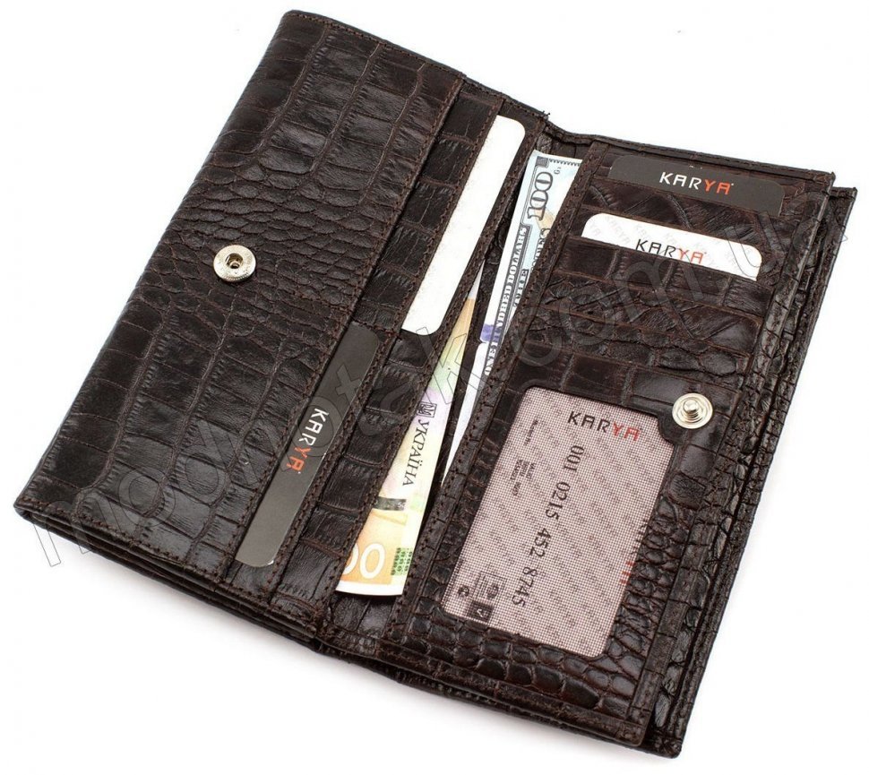 Коричневий гаманець з блоком для карт і фактурою під крокодила KARYA (1014-57)