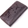 Жіночий гаманець коричневого кольору з лакової шкіри під рептилію KARYA (2421429) - 2