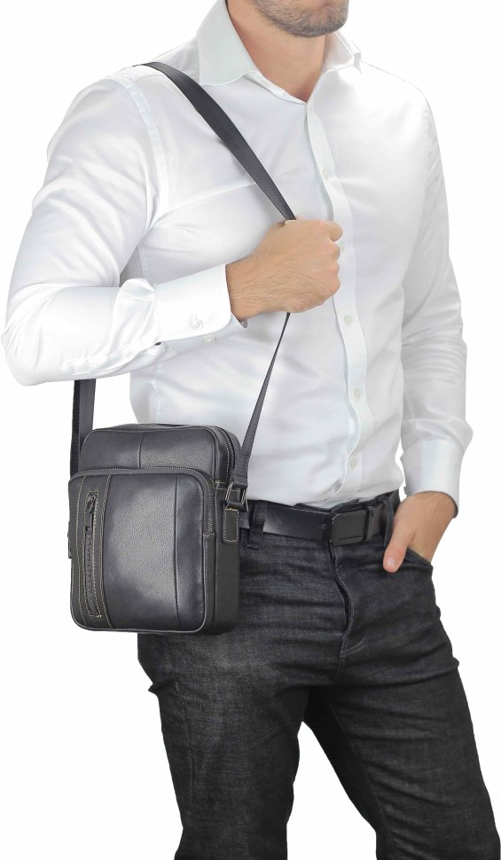 Чоловіча чорна сумка-планшет компактного розміру через плече з натуральної шкіри Tiding Bag (15859)