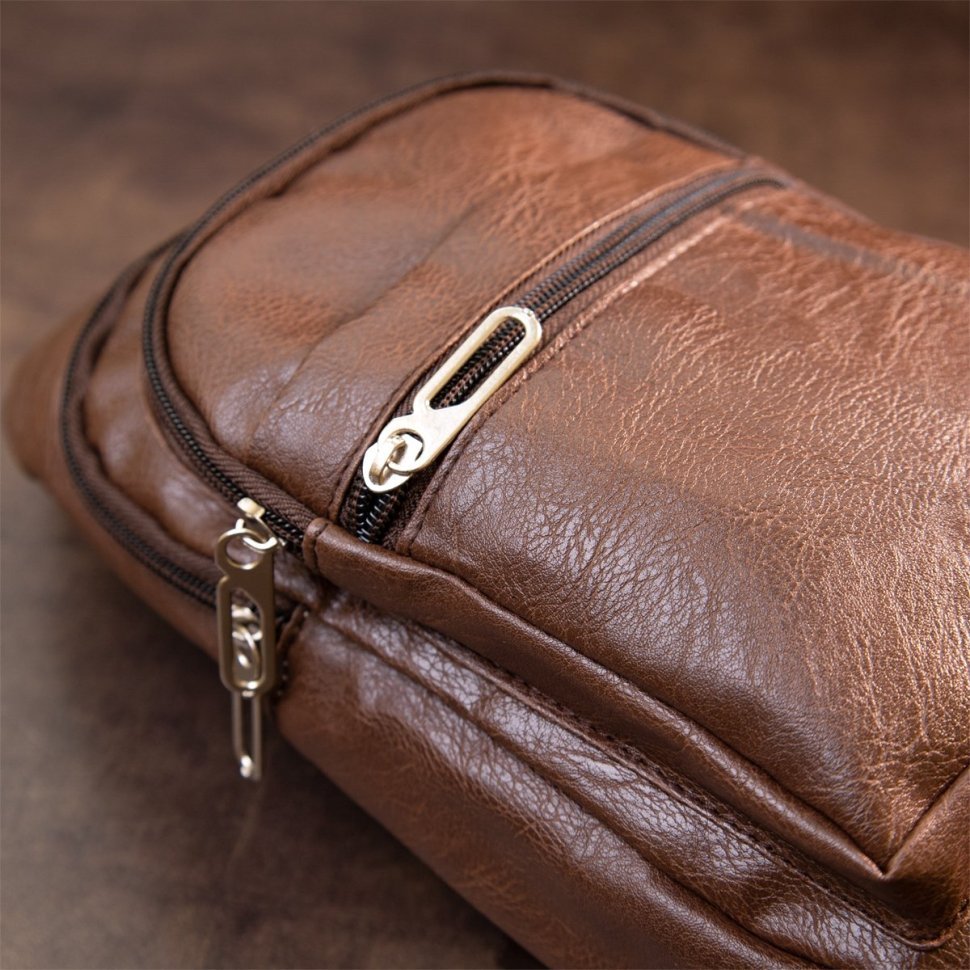 Вертикальная мужская сумка-слинг из кожзаменителя коричневого цвета Vintage (20514)
