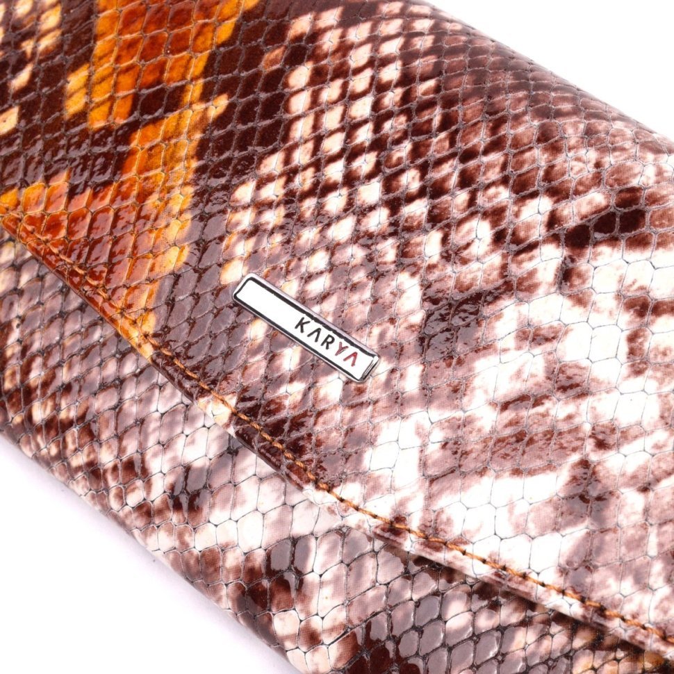 Різнобарвний лаковий жіночий гаманець з клапаном із натуральної шкіри під змію KARYA (2421117)