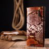 Різнобарвний лаковий жіночий гаманець з клапаном із натуральної шкіри під змію KARYA (2421117) - 8