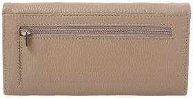 Жіночий гаманець бежевий з натуральної шкіри флотар з клапаном на магнітах Desisan 80232