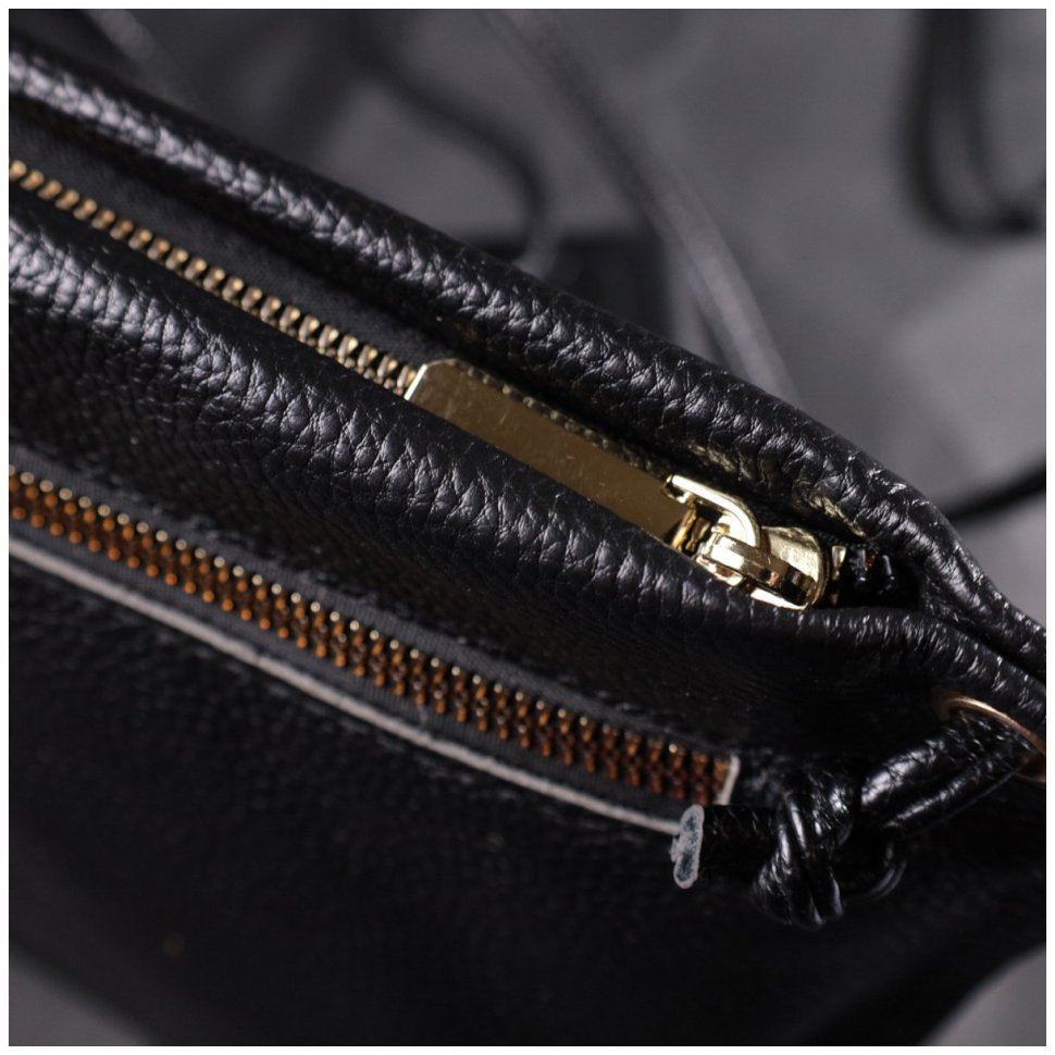 Класична жіноча сумка із фактурної шкіри чорного кольору з плечовим ремінцем Vintage 2422395