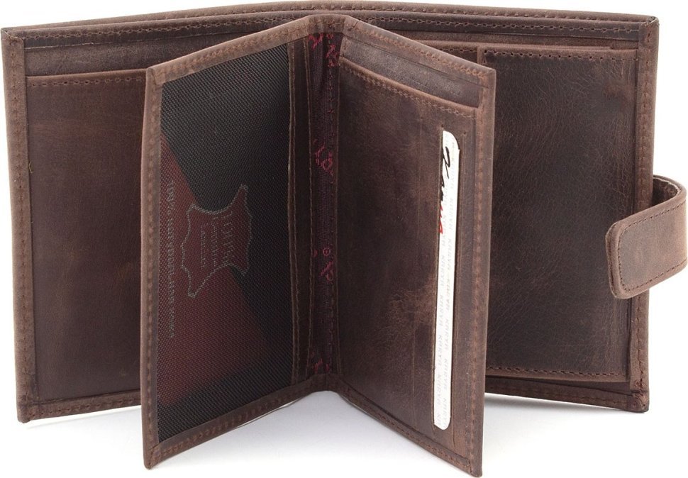Темно-коричневое мужское портмоне из винтажной кожи с хлястиком на кнопке KARYA (18262)