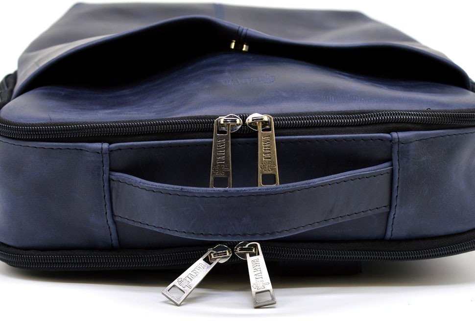 Кожаный городской рюкзак синего цвета из натуральной кожи с отделением под ноутбук TARWA (19860)