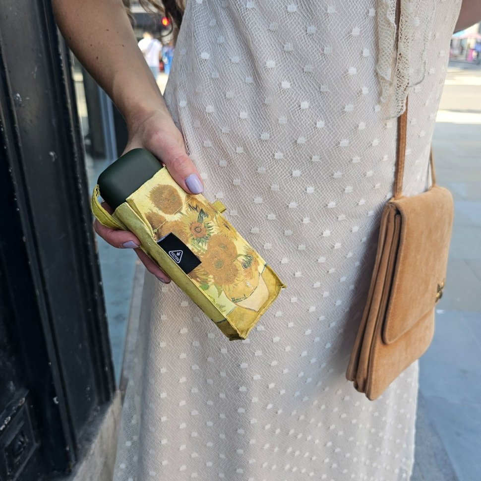 Зонт женский Fulton National Gallery Tiny-2 L794 Sunflowers (Механика, складной, коричневого цвета с рисунком подсолнуха) 93832 modnotak фото №3