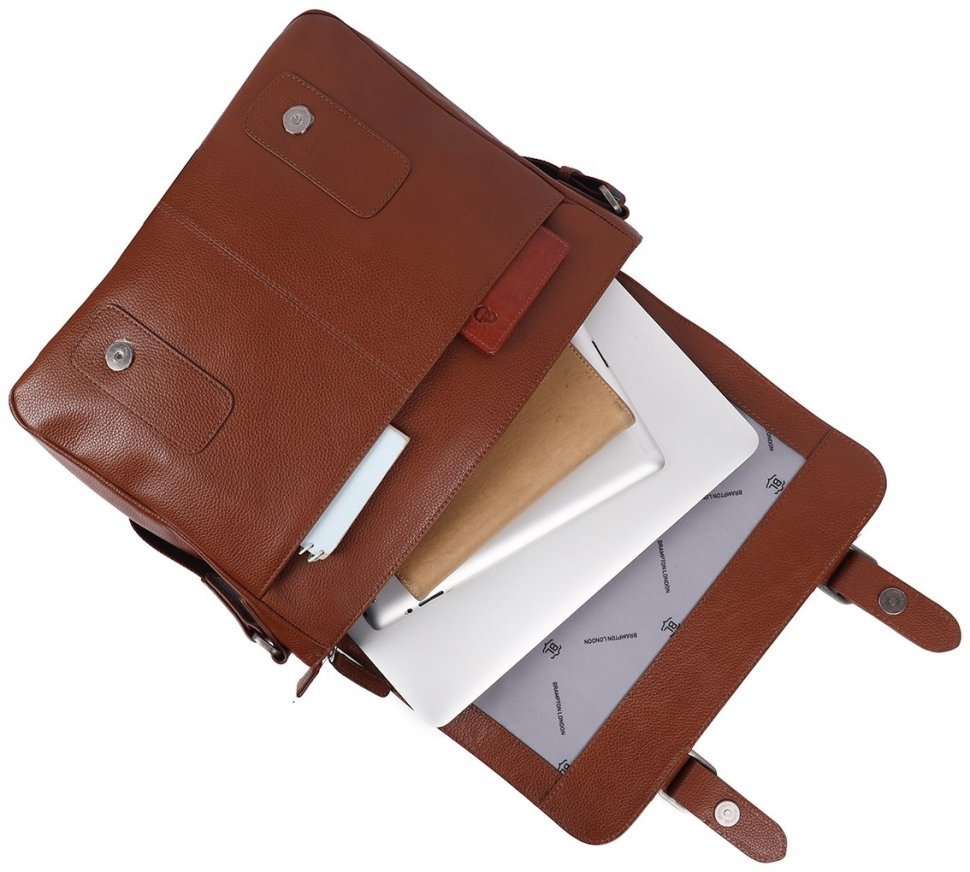Вместительная мужская сумка мессенджер из натуральной кожи для ноутбука до 15" Brampton London Emissary 94532 (коричневого цвета) modnotak фото №8